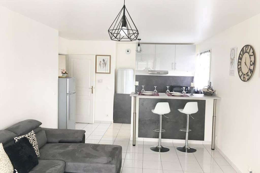 מונטבראן Superbe Appartement Lumineux Proche Disney מראה חיצוני תמונה